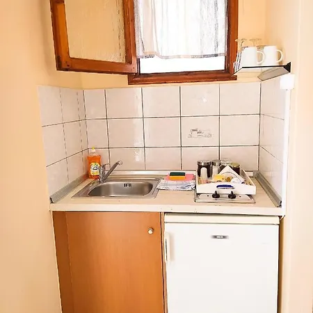 Celeste Deluxe Apartments 4*
