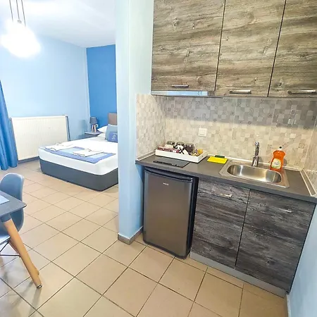 Celeste Deluxe Apartments 4*