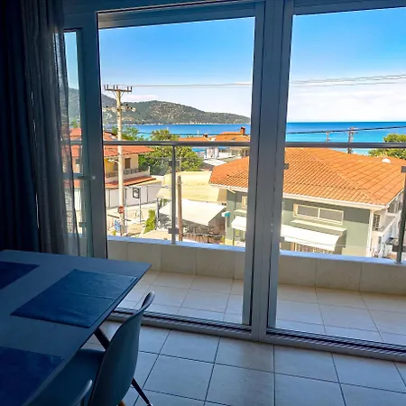Celeste Deluxe Apartments Apartahotel 4*