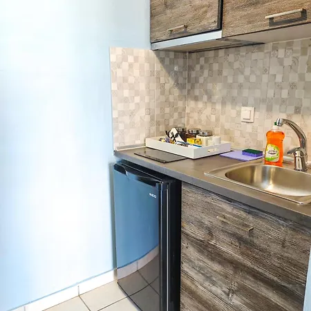 Celeste Apartments 公寓式酒店