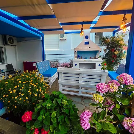 Celeste Deluxe Apartments Apartahotel 4*