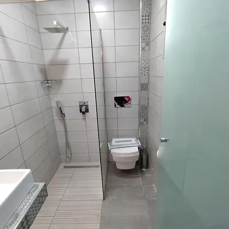 Celeste Deluxe Apartments Apartahotel 4*