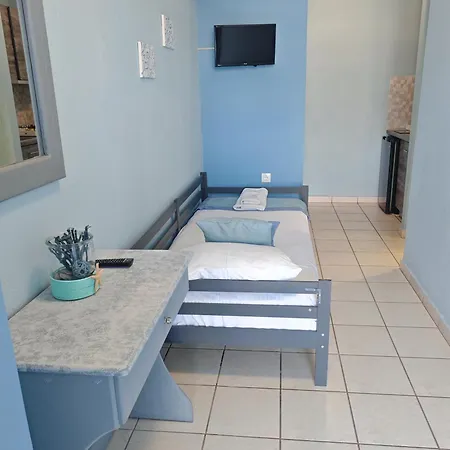 Celeste Deluxe Apartments 4*