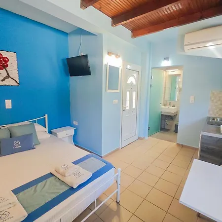 Celeste Deluxe Apartments Apartahotel 4*