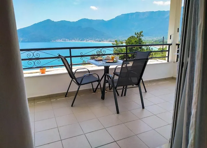 Celeste Golden 克里斯阿穆迪亚